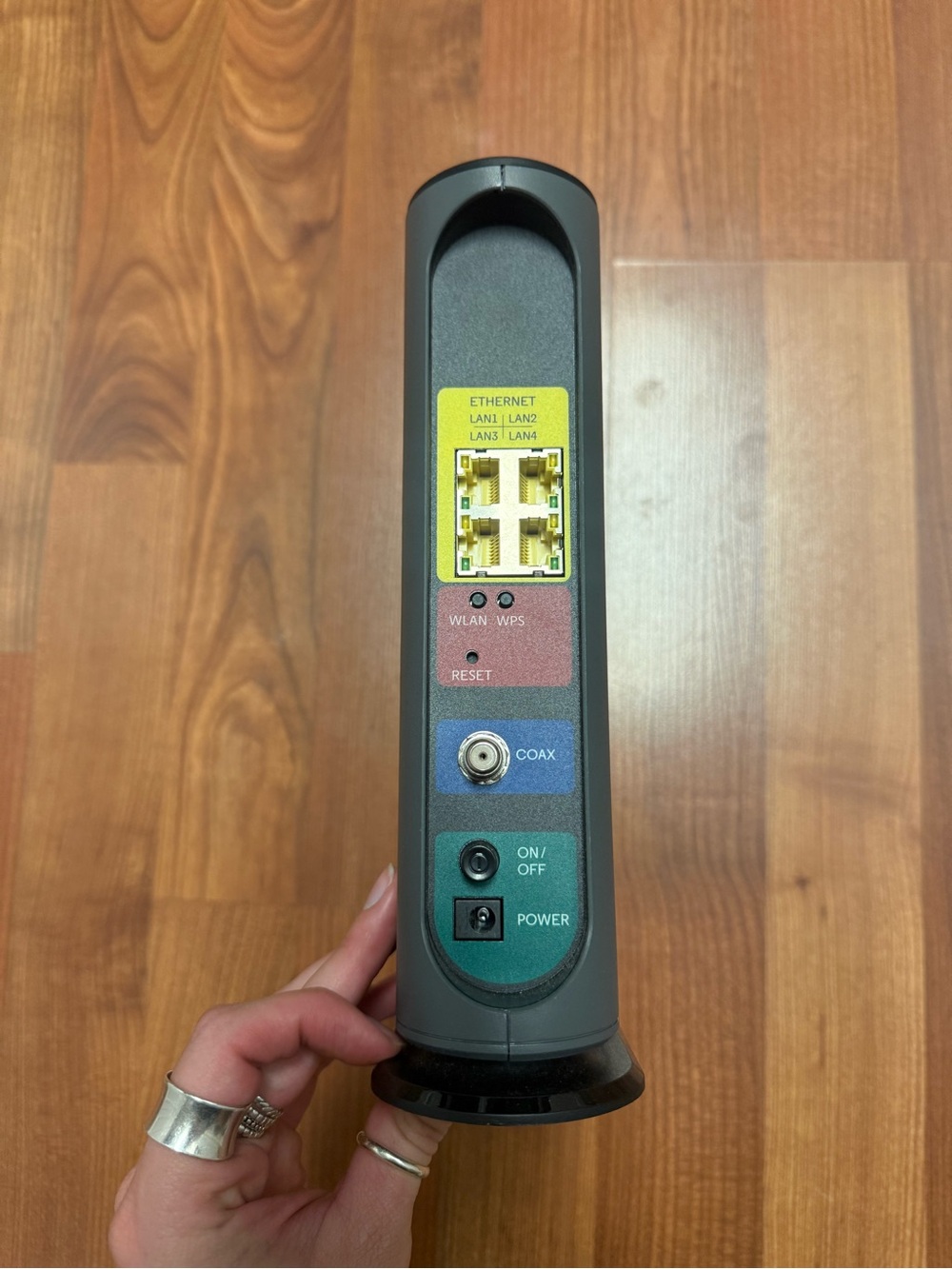 Motorola Gray Modem Router with Front LED Panel - Picture 6 of 7